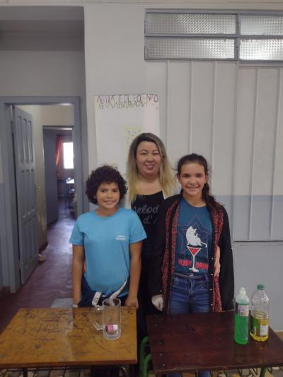 Escola LeocÃ¡dio JosÃ© Correia realizou a Feira de CiÃªncias com os Alunos do 5Âº ano